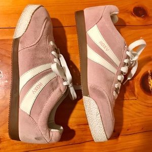 Vintage Roxy sneakers